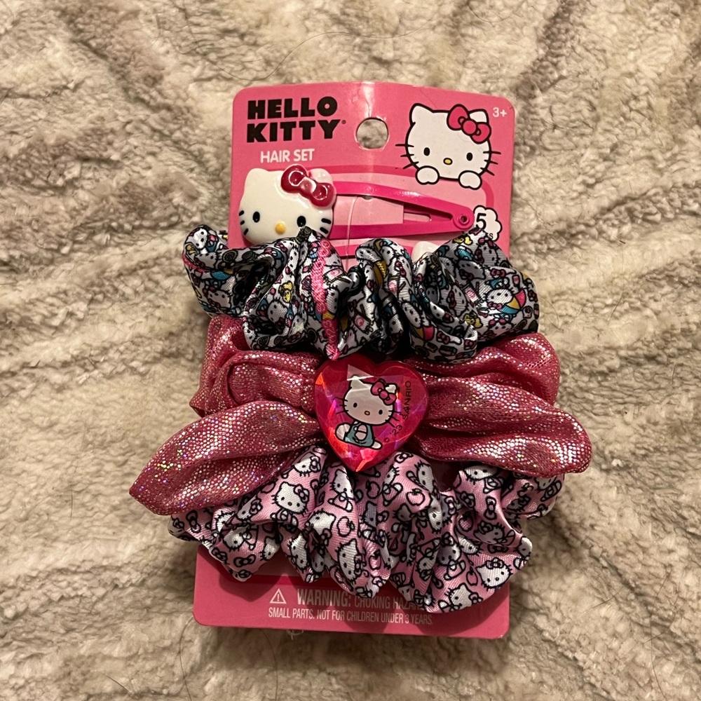 NEW Hello Kitty Hair Accessories